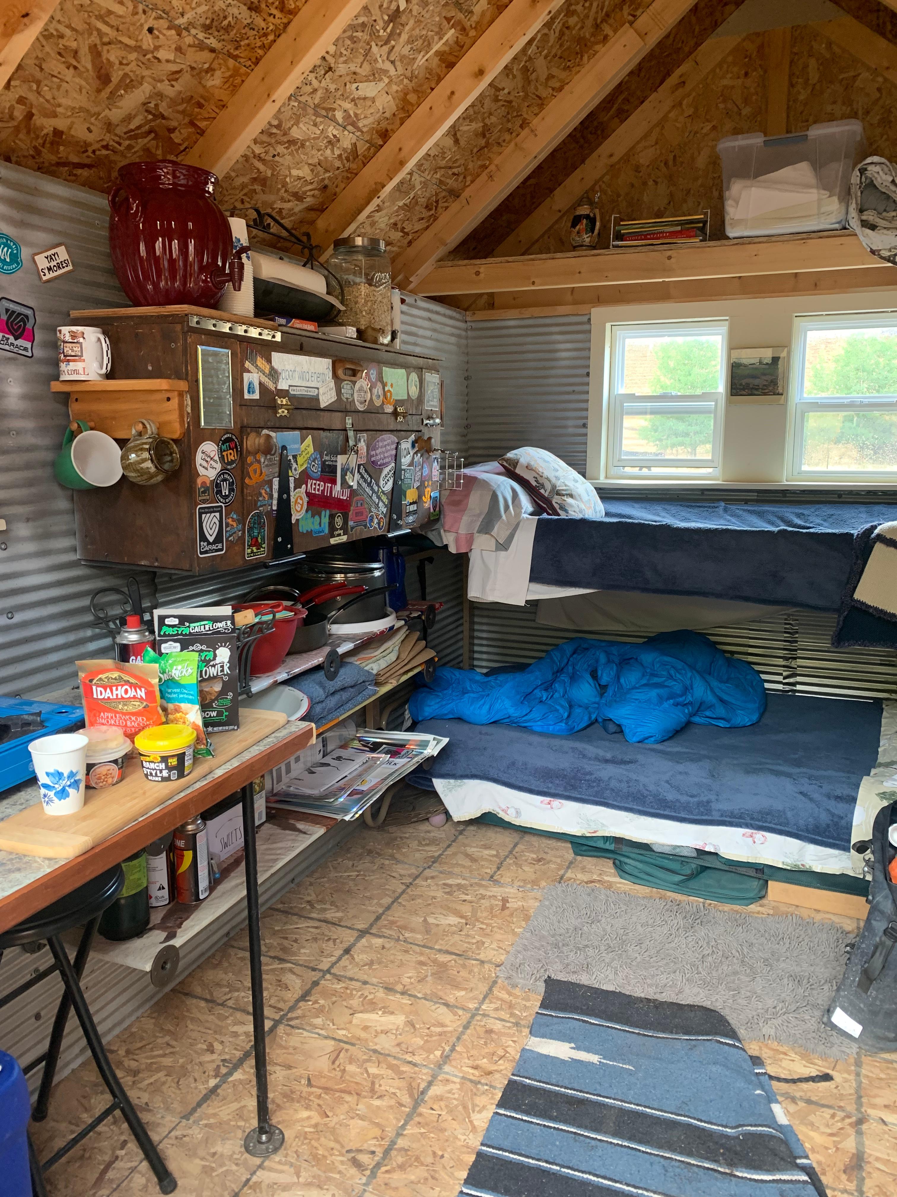 Alpaca Farm cabin - Great Divide Trail 